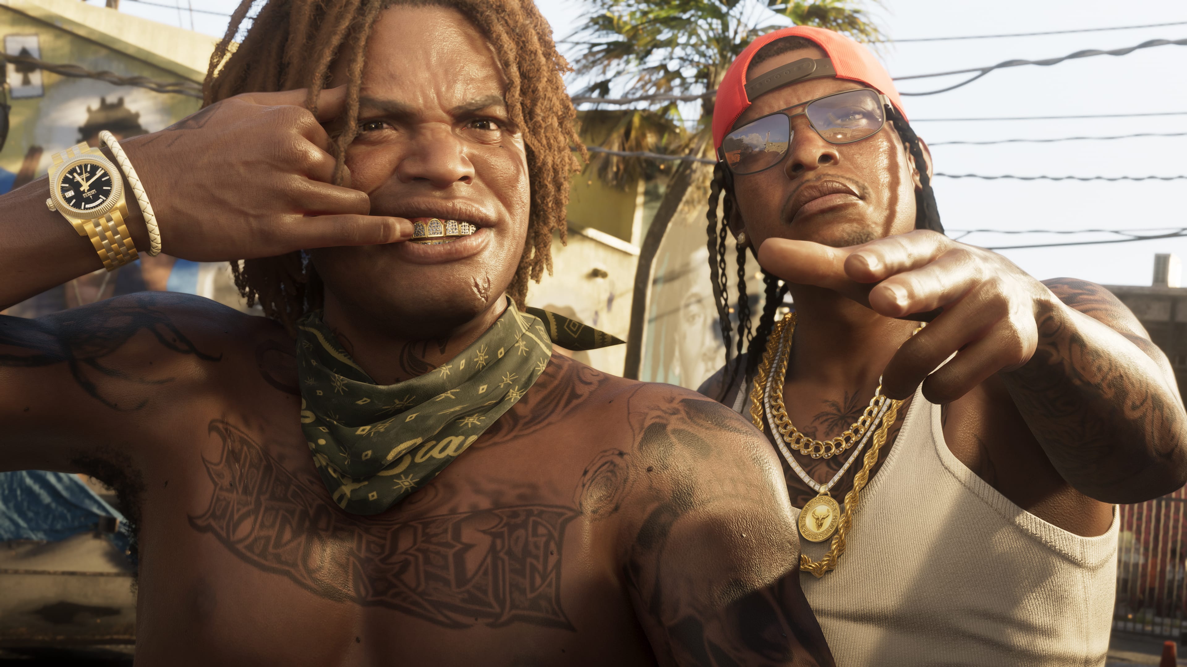 Captura de GTA 6 de dos personajes de Vice City posando en una calle soleada